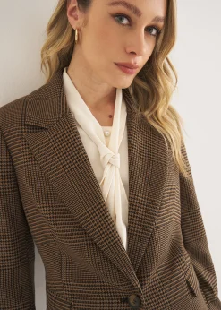 Tailleur a Quadri con Rever Ampio